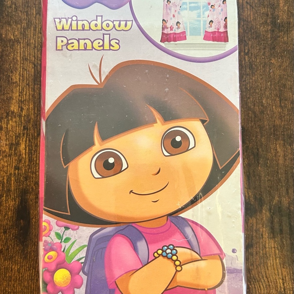Nickelodeon Dora the Explorer Curtain Set - y2K 2008